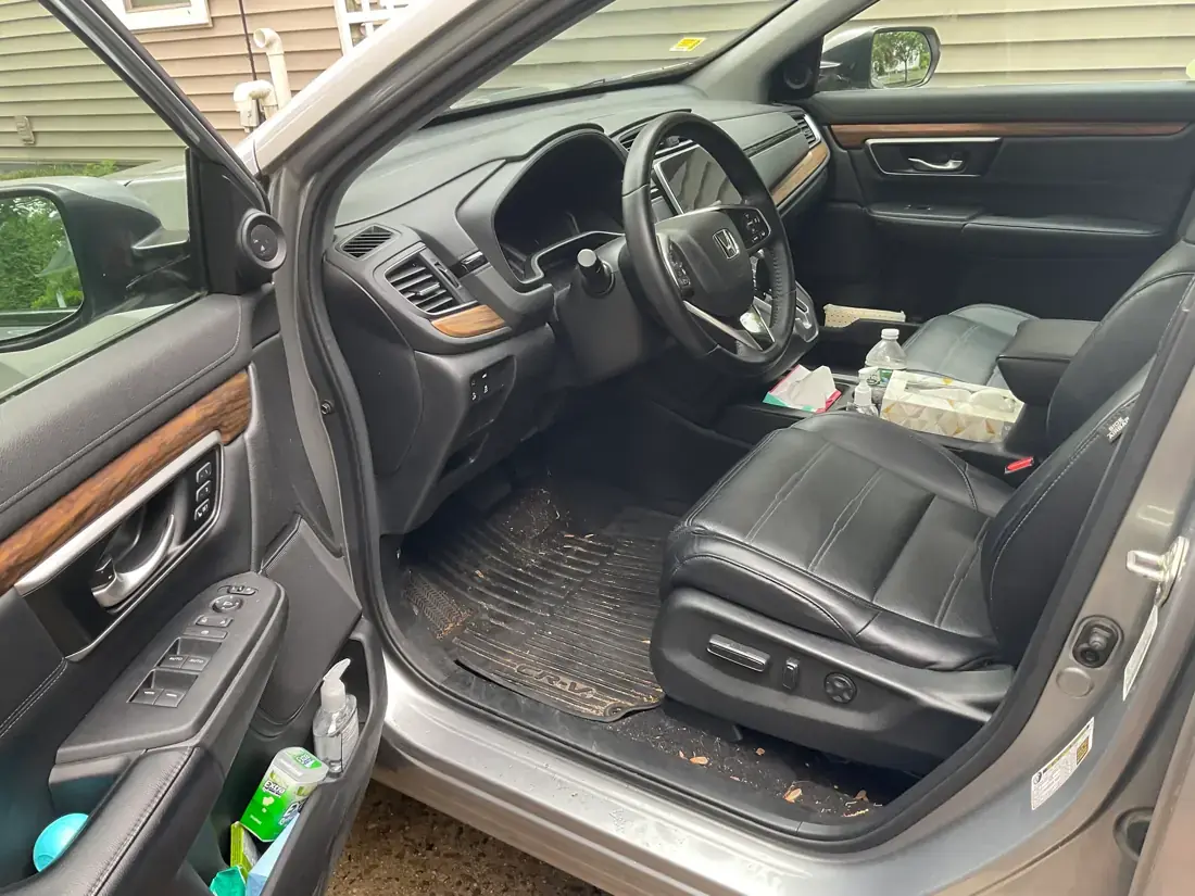 Honda CR-V interior before detailing